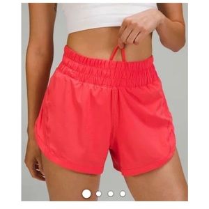 LULULEMON TRACK THAT 5” MID-RISE CORAL